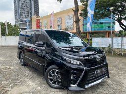 Toyota Voxy 2.0 A/T 2019 2