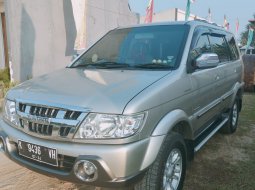 Isuzu Panther GRAND TOURING 2014 standar 1