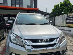 Isuzu MU-X 2.5 2014 1