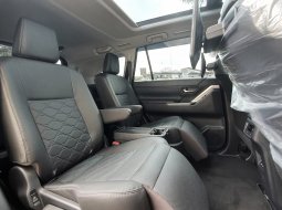 Toyota Kijang Innova Zenix Hybrid q modelista tss Hitam 2023 ready gak perlu indent siap pakai 13