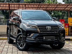 Toyota fortuner 2.4 cc gr sport matic diesel km 19 rban hitam cash kredit bisa