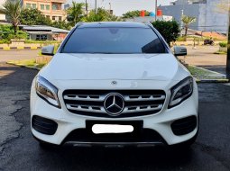 Mercedes-Benz GLA 200 AMG Line 2018 putih 7rban mls cash kredit proses bisa dibantu