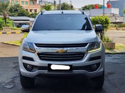 Chevrolet trailblazer ltz 2017 silver diesel pajak panjang 1 thn km 62rban cash kredit proses bisa 1