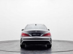 Mercedes-Benz CLA 200 AMG Line 2016 3