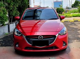 Mazda 2 R AT 2016 skyactive merah matic dp25jt cash kredit proses bisa dibantu