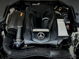 Mercedes-Benz E-Class E 300 AMG Line 2018 AT Sedan 2018 Putih 12