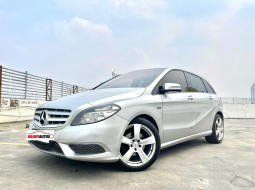 Mercedez Benz B200 Tahun 2012 Automatic Silver  3