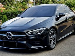 (LOW MILES)Mercedes Benz CLA 200 AMG Line AT Facelift CBU 2019 Hitam 4