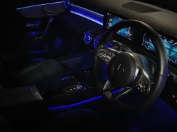 (LOW MILES)Mercedes Benz CLA 200 AMG Line AT Facelift CBU 2019 Hitam 17