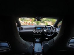 (LOW MILES)Mercedes Benz CLA 200 AMG Line AT Facelift CBU 2019 Hitam 19