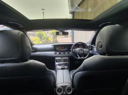 Mercedes Benz E300 Avangarde Line Panoramic CKD AT 2017 White On Black 17