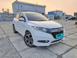 Honda HR-V E Prestige 2015 1