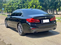 BMW 5 Series 530i 6