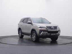 Toyota Fortuner 2.4 VRZ AT 2017 Coklat DP 35 JUTA / ANGSURAN 7 JUTA