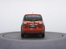 Toyota Sienta V 2016 Orange DP 15 JUTA / ANGSURAN 3 JUTA 4