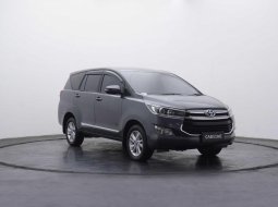 Toyota Kijang Innova 2.4V 2018 Abu-abu 1