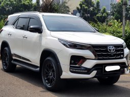 Km8rban Toyota Fortuner New  4x2 2.8 A/T DSL GR Sport 2022 diesel matic putih cash kredit proses bs 1