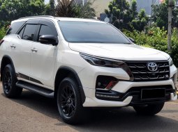 Km8rb dp75 jt Toyota Fortuner New  4x2 2.8 A/T DSL GR Sport 2022 Putih cash kredit proses bisa 2