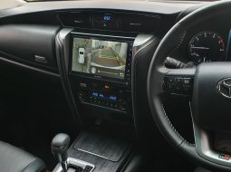 Toyota Fortuner New  4x2 2.8 A/T DSL GR Sport 2022 putih km 8 rban dp 75 jt tangan pertama dari baru 20