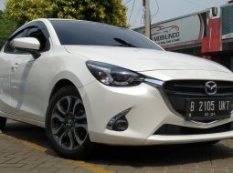 Mazda 2 R 2018 Putih AT KM39rb mulus pajak panjang 3