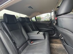 Lexus ES 300h Ultra Luxury Hitam km24rban sunroof siap pakai cash kredit proses bisa dibantu 6