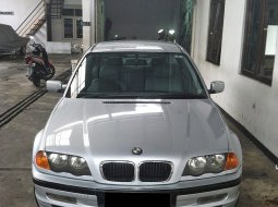 BMW E46 318i 2001 SILVER ON GREY TRIPTONIC (Mint Condition) 1