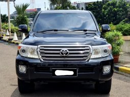 Toyota Land Cruiser VX200 4.5L UK Version Full Spek Diesel AT 2012 hitam cash kredit proses bisa