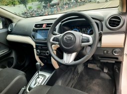 Daihatsu Terios 1.5 R Deluxe SUV AT 2018 PUTIH Dp 14,9 Jt No Pol Ganjil 15