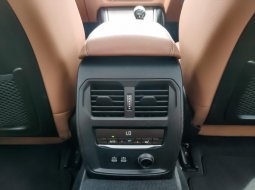 BMW 3 Series 330i 2019 Putih Matic Low KM 12