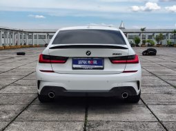 BMW 3 Series 330i 2019 Putih Matic Low KM 19