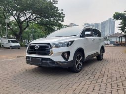 Toyota Venturer 2.0 AT Matic Bensin 2021 Putih Istimewa Terawat