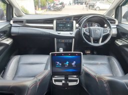 Toyota Venturer 2.0 AT Matic Bensin 2021 Putih Istimewa Terawat 5