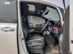 Toyota Voxy 2.0 A/T 2018 Putih Pajak Panjang 4