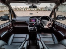 Toyota Voxy 2.0 A/T 2018 Putih Pajak Panjang 7