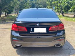 BMW 5 Series 530i 4