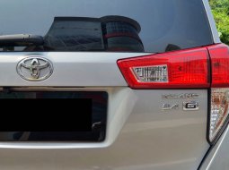 SIAP PAKAI! Toyota Kijang Innova 2.4 G Diesel AT 2018 Silver 7