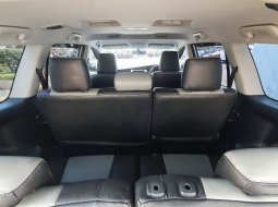 SIAP PAKAI! Toyota Kijang Innova 2.4 G Diesel AT 2018 Silver 8