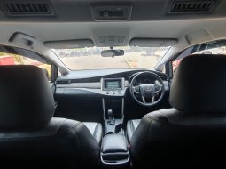 SIAP PAKAI! Toyota Kijang Innova 2.4 G Diesel AT 2018 Silver 11