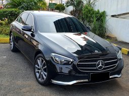 Km5rb Mercedes-Benz E-Class E 200 Avantgarde Line 2022 hitam warranty active pajak panjang cash kred 2