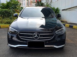 Km5rb Mercedes-Benz E-Class E 200 Avantgarde Line 2022 hitam warranty active pajak panjang cash kred 8