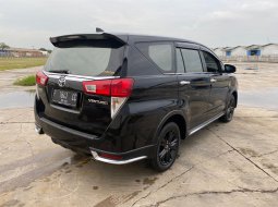 Toyota Venturer 2.0 A/T BSN 2018 Hitam 8