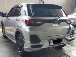 Toyota Raize GR Turbo Two Tone A/T ( Matic ) 2022 Silver Km Cuma 2rban Mulus Gress Like New 3