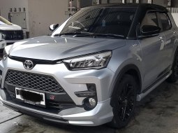 Toyota Raize GR Turbo Two Tone A/T ( Matic ) 2022 Silver Km Cuma 2rban Mulus Gress Like New 4