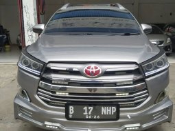 Toyota Kijang Innova V 2016 1