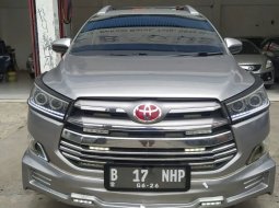 Toyota Kijang Innova V 2016
