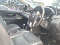 Toyota Kijang Innova V 2016 5