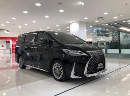 Lexus LM 350 2022 Hitam