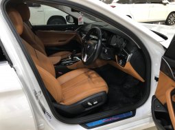 BMW 520d 2017 Putih 14