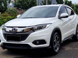 Km21rb Honda HR-V 1.5L E CVT 2018 facelift putih pemakaian 2019 pajak panjang siap pakai 3