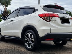 Km21rb Honda HR-V 1.5L E CVT 2018 facelift putih pemakaian 2019 pajak panjang siap pakai 6